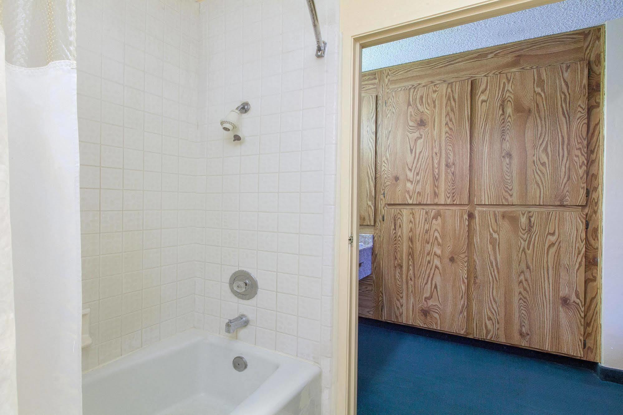 America'S Best Value Inn & Suites Bakersfield Central Luaran gambar