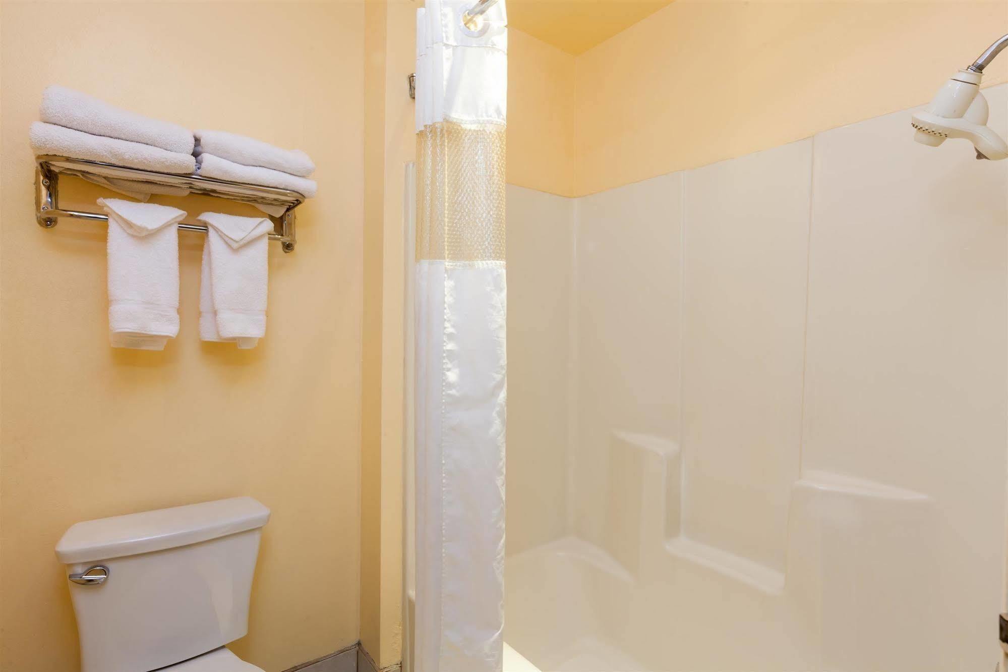 America'S Best Value Inn & Suites Bakersfield Central Luaran gambar