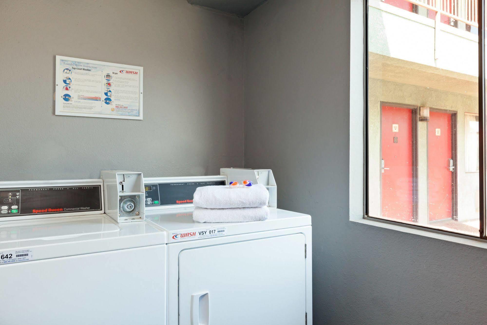 America'S Best Value Inn & Suites Bakersfield Central Luaran gambar