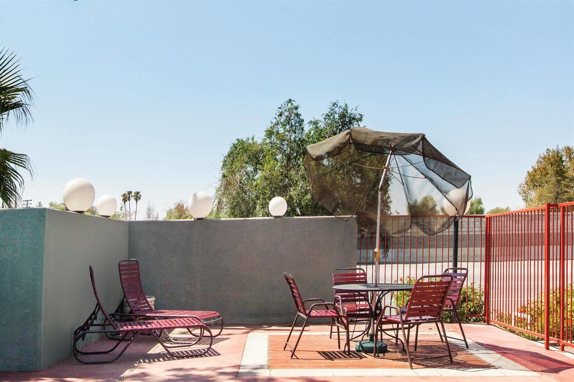 America'S Best Value Inn & Suites Bakersfield Central Luaran gambar